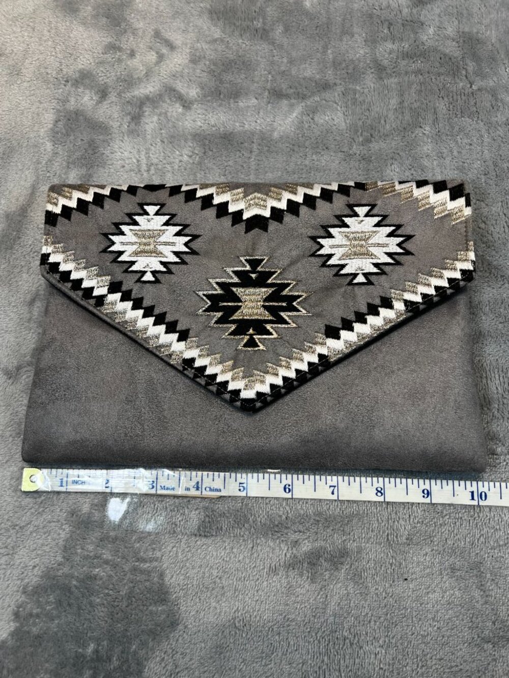 textile clutch/crossbody Shiraleah Chicago geometric Azt embroidered design